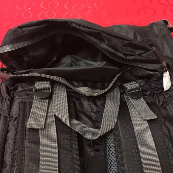 New! Stormtech performance backpack new black - Picture 5 of 8